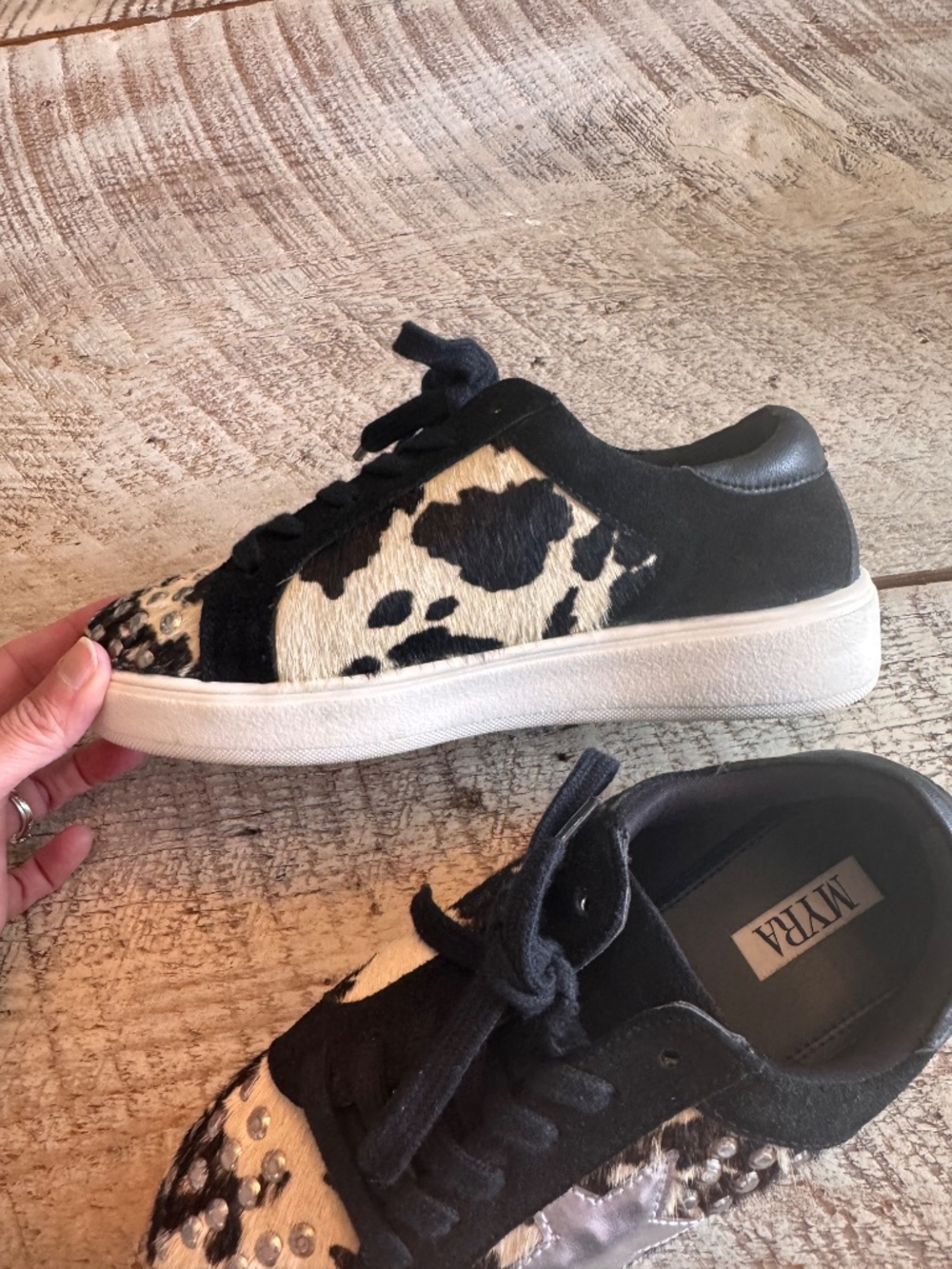 Shoes - Picture 4 of 5